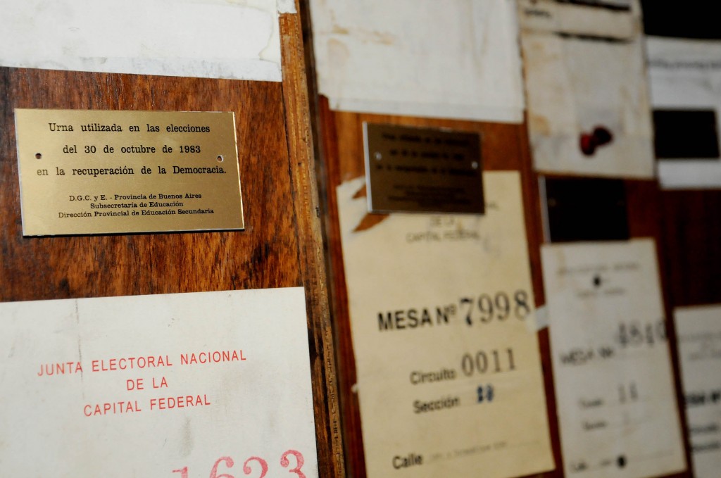 21-03-2015 - La DGCE continuará entregando urnas de la democracia a los Centros de Estudiantes 2
