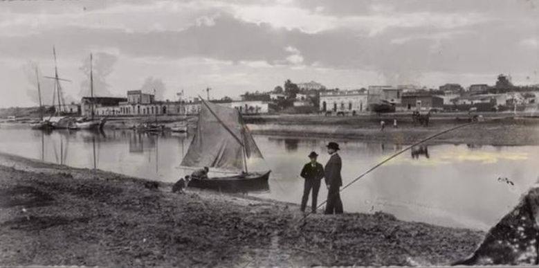 Costa del rio Baradero, cuando aún no se había construido el puerto.