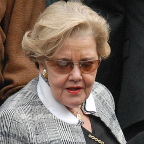 zzzznacp2 NOTICIAS ARGENTINAS BAIRES, Abril 2: La Viudad del ex presidente, Lorenza Barrenechea, despide los restos de Raul Alfonsin en el Congreso de la Nacion. Foto NA: Hugo Villalobos zzzz