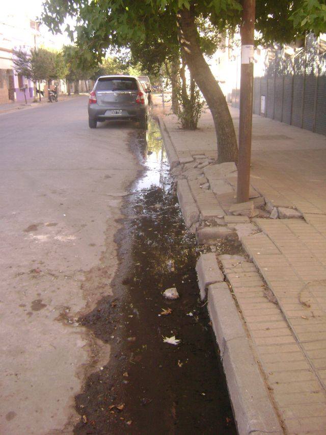 El agua sigue, por Juan B. Justo, rumbo al bajo.