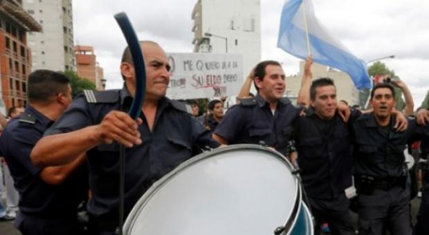 20160414065720_policia