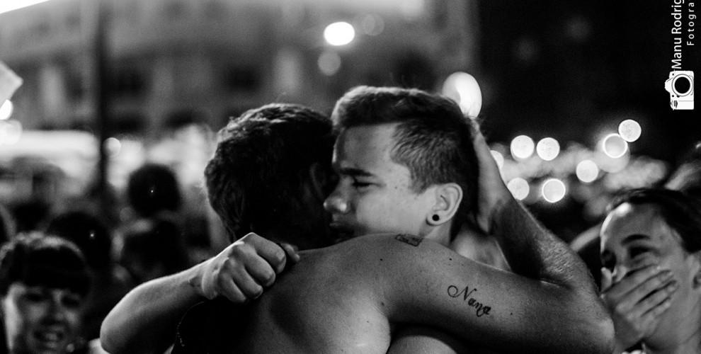 x_Abrazo01-990x500