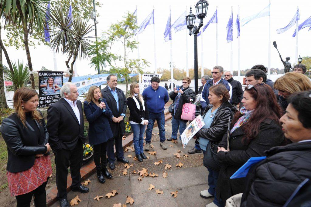 2 Homenaje a Carolina Aló