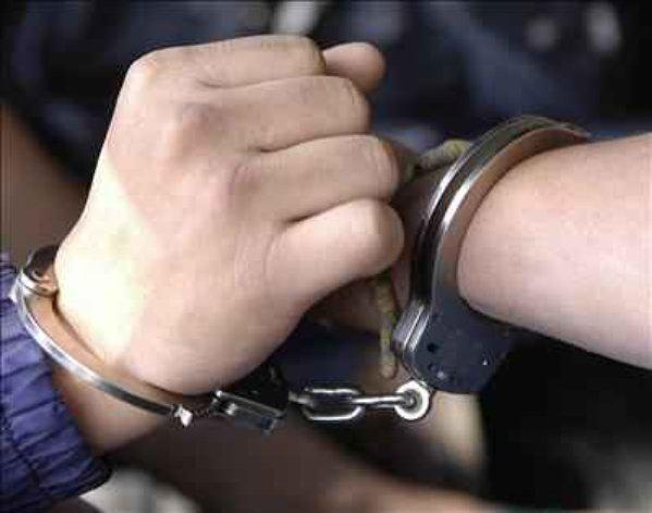 dos-espanoles-y-un-frances-fueron-detenidos-en-distintas-operaciones-policiales-en-el-aeropuerto