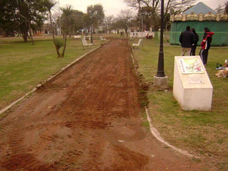 En los senderos se colocará pedregullo nuevo.
