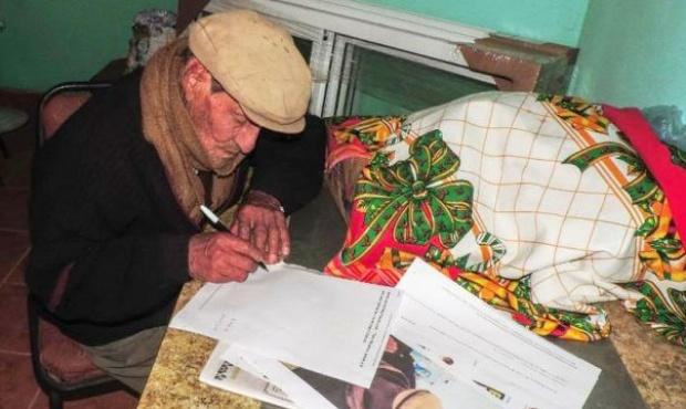 20160731172129_abuelo_estudiante3