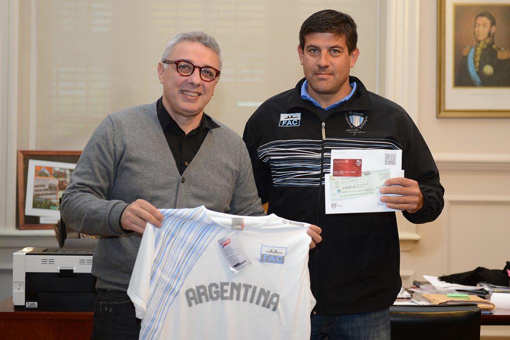 5 zamora con entrenador de la federacion argentina de canotaje