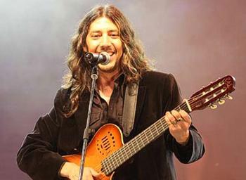 contratar-a-facundo-toro
