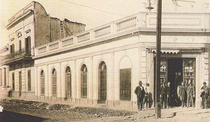 Esquina de Laprida y Oro