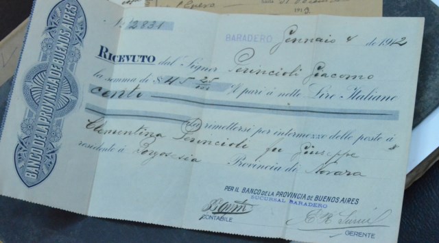 Envio de dinero a los parientes de Italia
